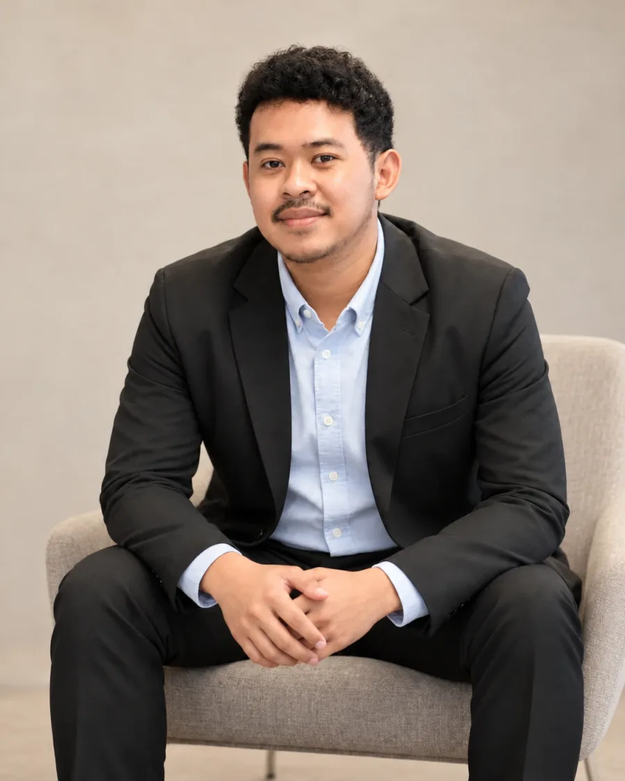Mochammad Aldio seated portrait
